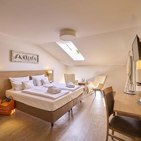 Stroebinger Hof - Therme Wellness Resort 바트엔도르프 외부 사진