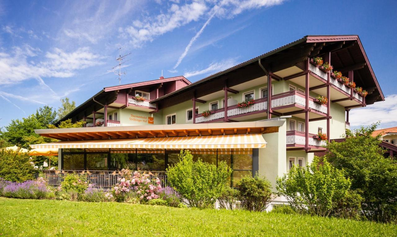 Stroebinger Hof - Therme Wellness Resort 바트엔도르프 외부 사진