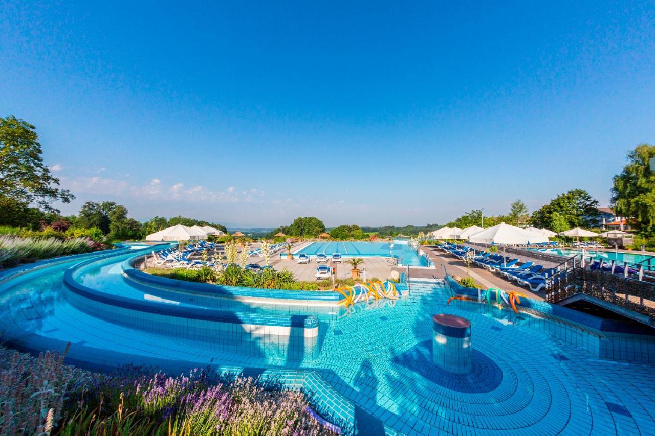 Stroebinger Hof - Therme Wellness Resort 바트엔도르프 외부 사진