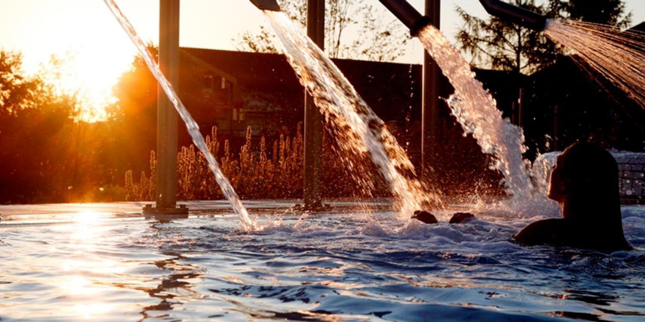 Stroebinger Hof - Therme Wellness Resort 바트엔도르프 외부 사진