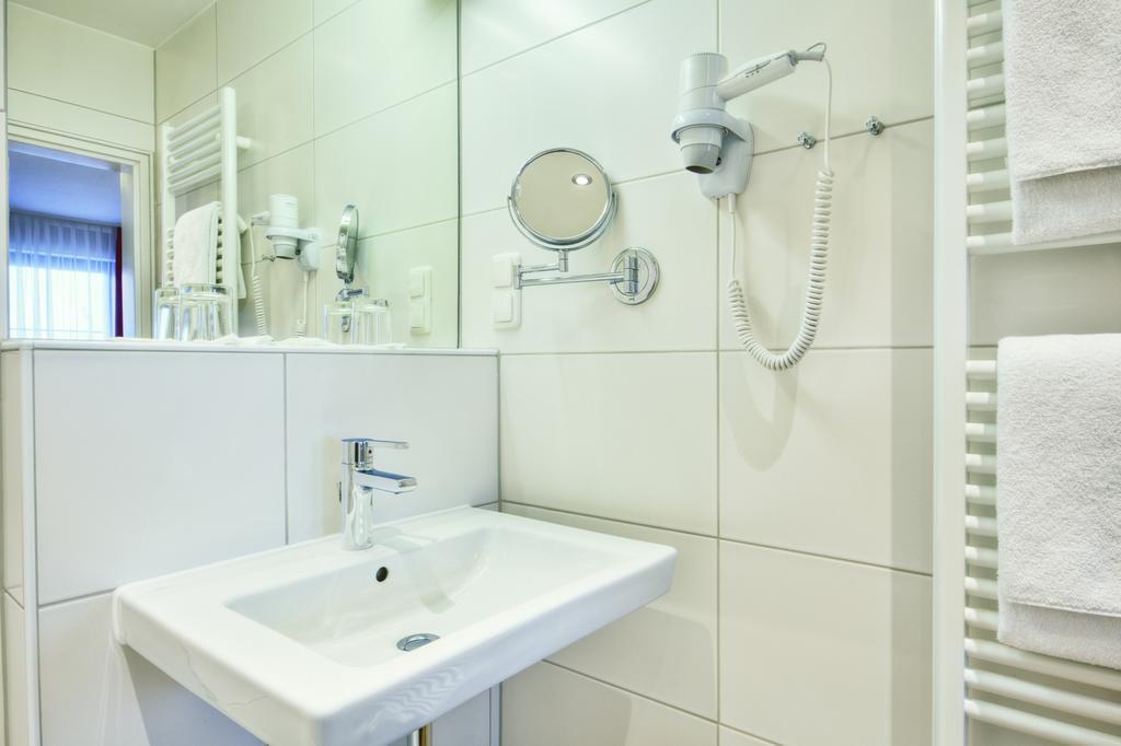 Stroebinger Hof - Therme Wellness Resort 바트엔도르프 외부 사진