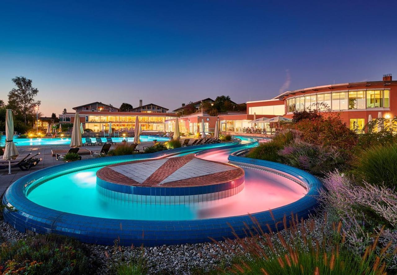Stroebinger Hof - Therme Wellness Resort 바트엔도르프 외부 사진