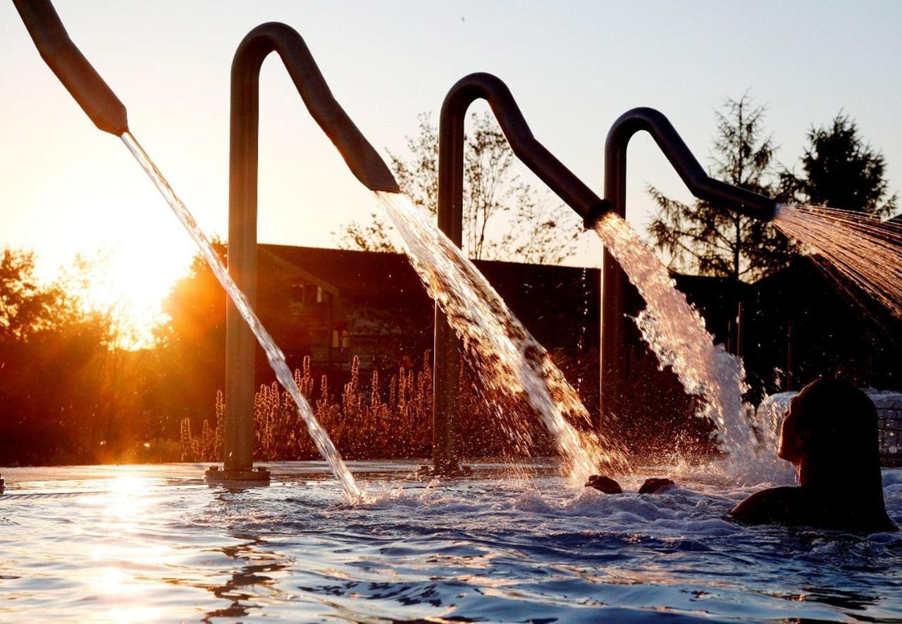 Stroebinger Hof - Therme Wellness Resort 바트엔도르프 외부 사진