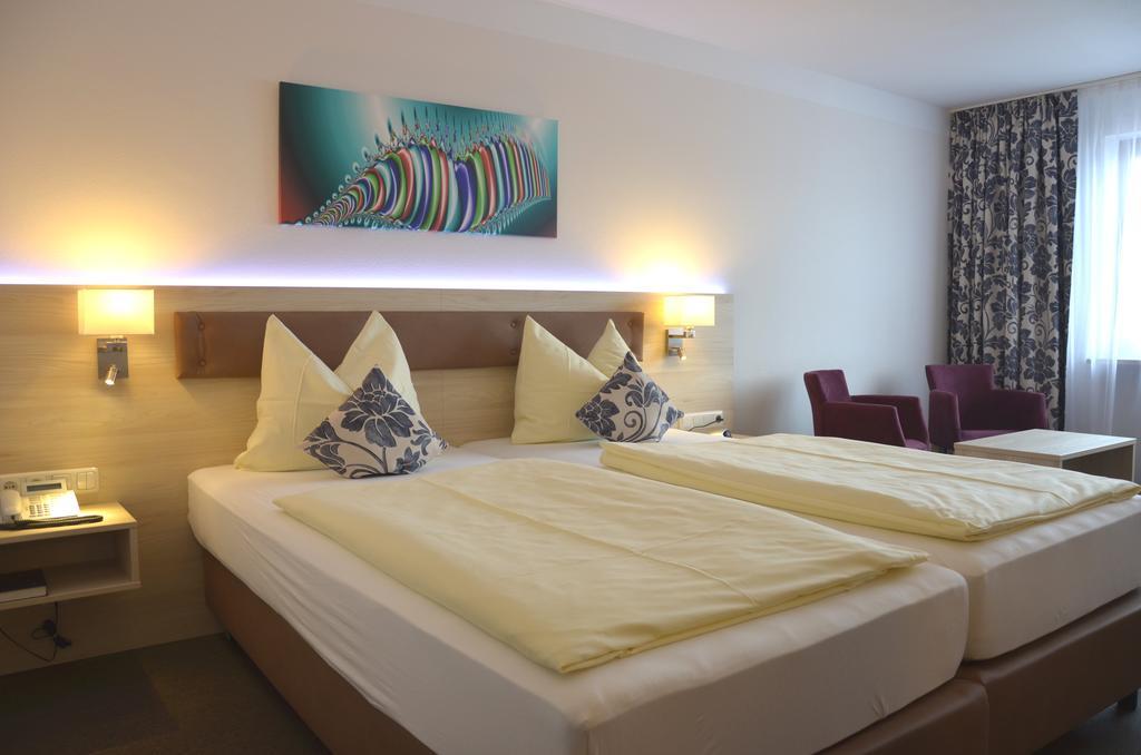Stroebinger Hof - Therme Wellness Resort 바트엔도르프 객실 사진