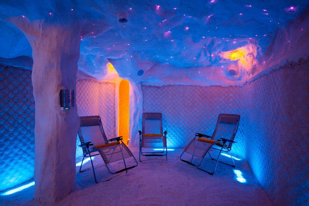 Stroebinger Hof - Therme Wellness Resort 바트엔도르프 외부 사진