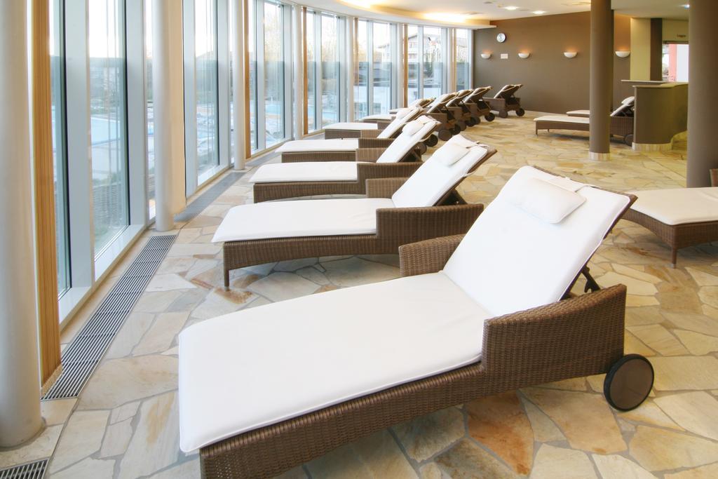 Stroebinger Hof - Therme Wellness Resort 바트엔도르프 외부 사진