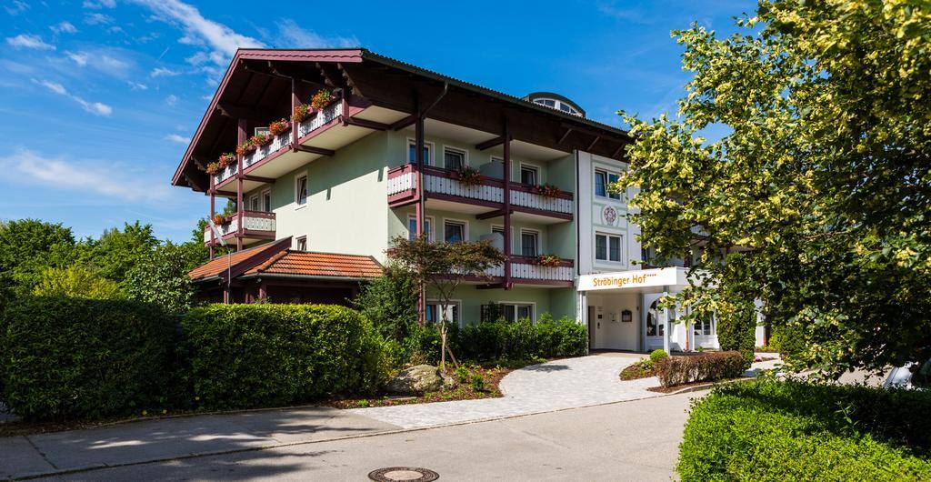 Stroebinger Hof - Therme Wellness Resort 바트엔도르프 외부 사진